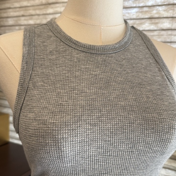 Cropped Gray Waffle Tank w/Racer Back. Size Small - Picture 3 of 6